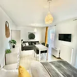 Munn 11 Apartment