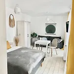 Munn 11 Apartment